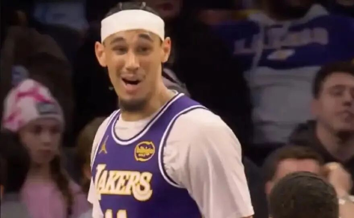 开云app-湖人明日伤情：海斯大概率出战，詹姆斯与克勒贝尔出战成疑|公牛|背部|勒布朗·詹姆斯|贾克森-海斯|马克西·克勒贝尔_新浪体育_新浪新闻